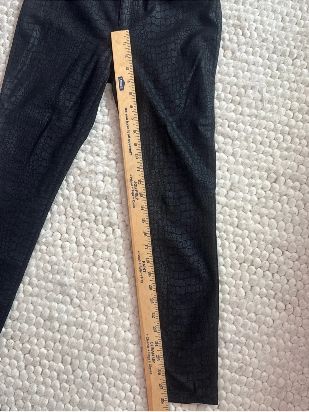 Versona Ankle Pants Black Size Small Snake Print